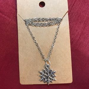 19” Stainless Steel Silver Tone Chain Necklace with Snowflake Pendant